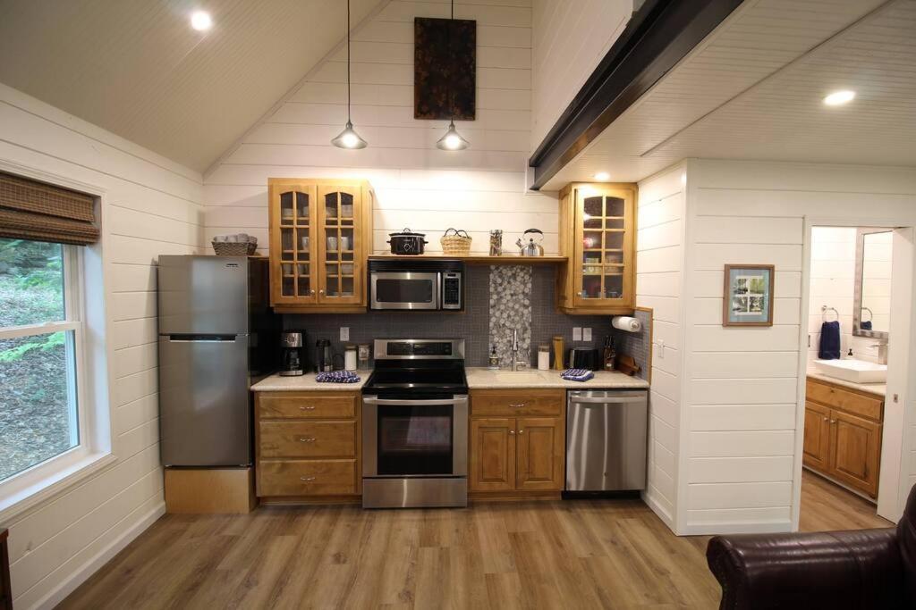 Secluded Treehouse In The Woods - Tree Hugger Hideaway Branson Exterior foto