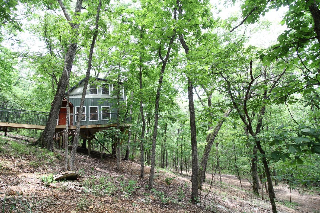 Secluded Treehouse In The Woods - Tree Hugger Hideaway Branson Exterior foto