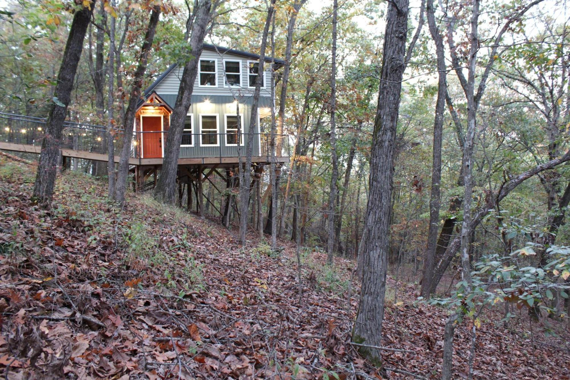 Secluded Treehouse In The Woods - Tree Hugger Hideaway Branson Exterior foto