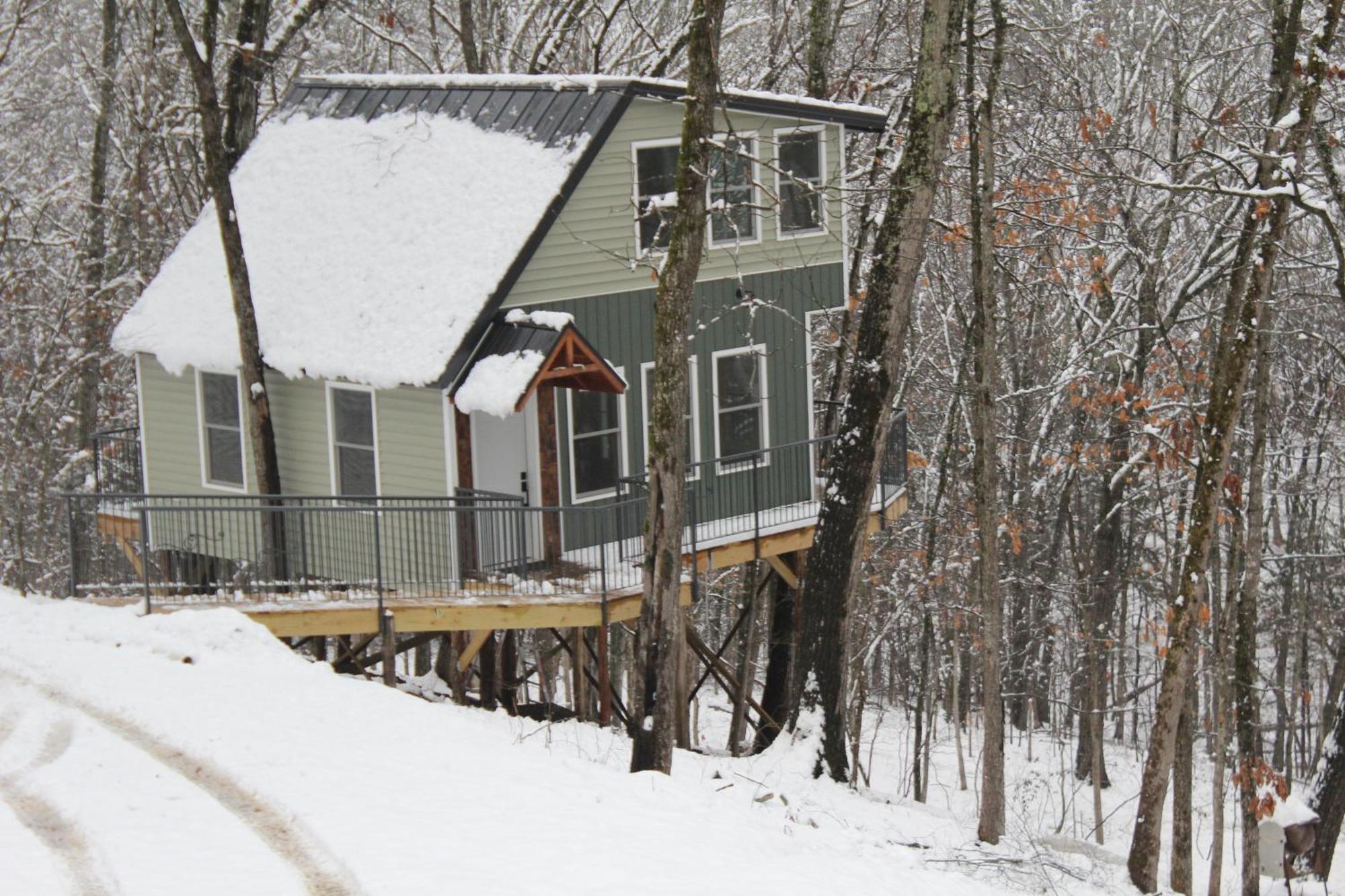 Secluded Treehouse In The Woods - Tree Hugger Hideaway Branson Exterior foto